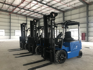 感謝蔡總的大力支持，再次購(gòu)買3+1臺(tái)比亞迪叉車，祝：生意興??！